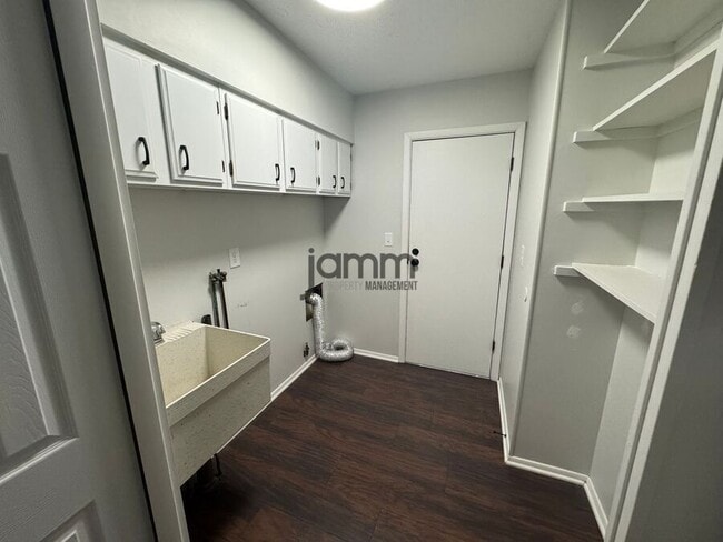 Building Photo - 5250 Mills Creek Ln