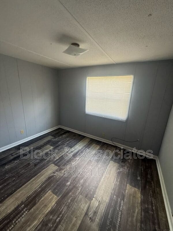 Building Photo - 127 W Strider St