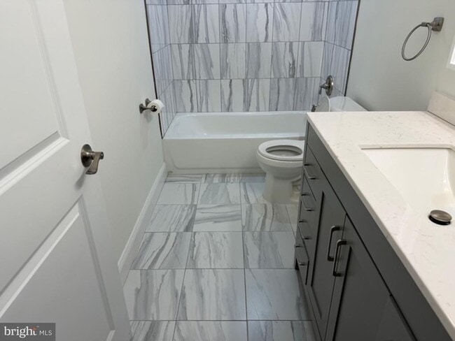 Building Photo - 6409 63rd Pl