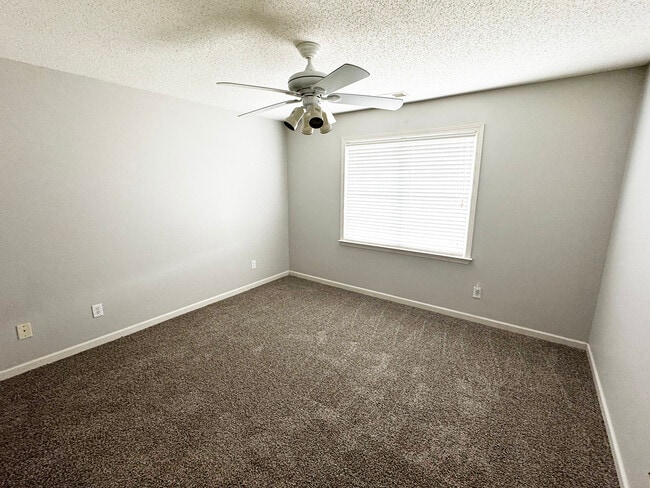 Building Photo - 1005 Dayton Ct