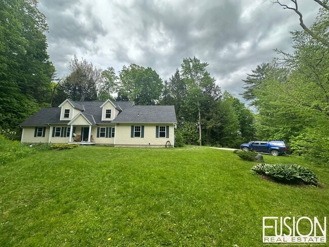 Building Photo - Beautiful, Spacious, Private Four Bedroom ...
