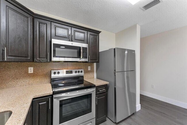 Building Photo - 8851 NW 119th St