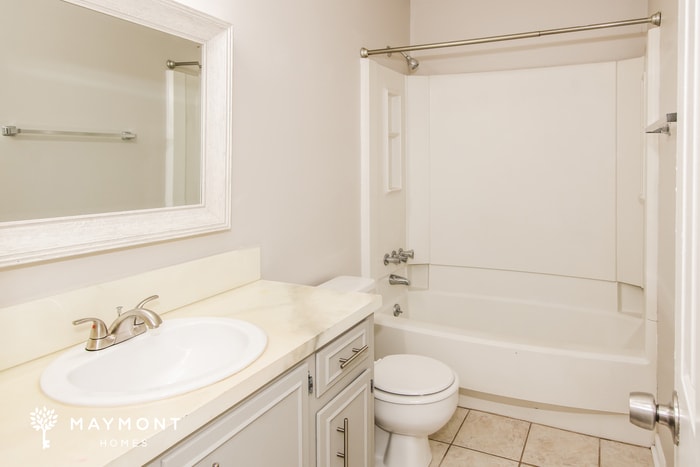 Building Photo - 10 Market Hall Ct