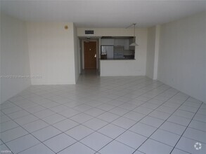 Building Photo - Studio, 1 bath Condo - 2301 Collins Ave Ap...