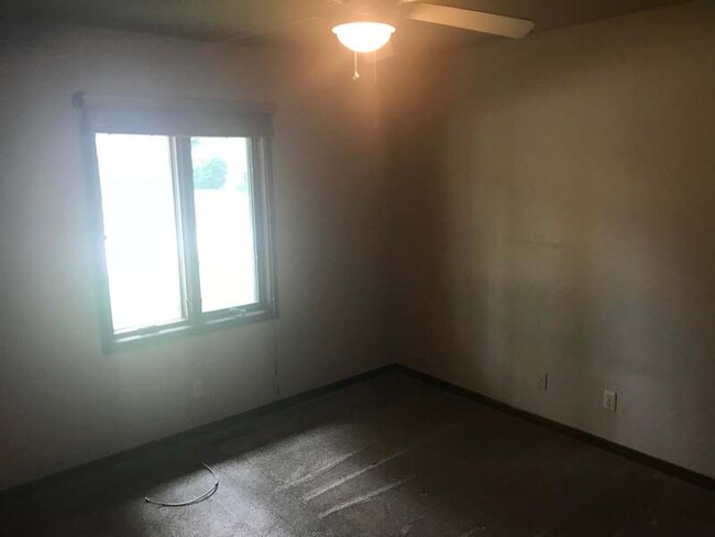 Building Photo - 319 Opal Cir
