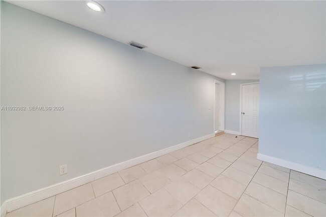 Building Photo - 5900 N Farragut Dr