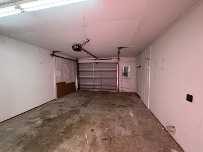 Building Photo - 15209 Cruiser St