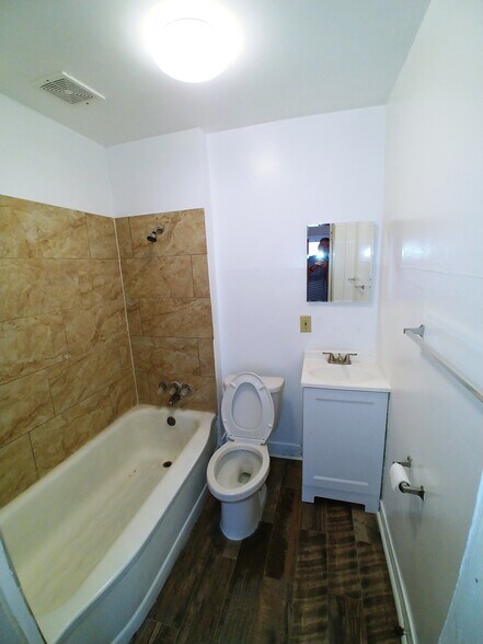 Bathroom - 1000 samuels ave