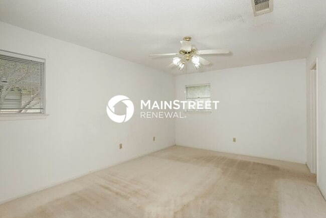 Building Photo - 3 Bedroom Pet-Friendly Home in FORT WORTH, TX with Main Street Renewal