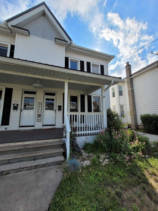 Building Photo - 211-213 Montgomery Avenue