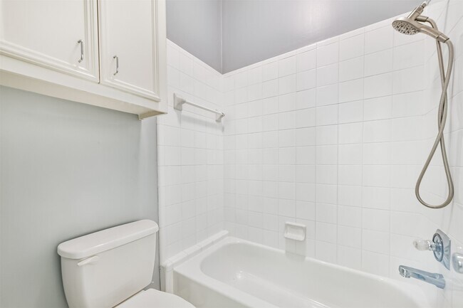 Building Photo - 5023 Nolda St