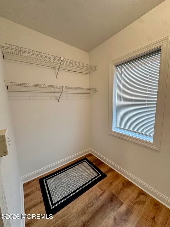 Building Photo - 128 King St