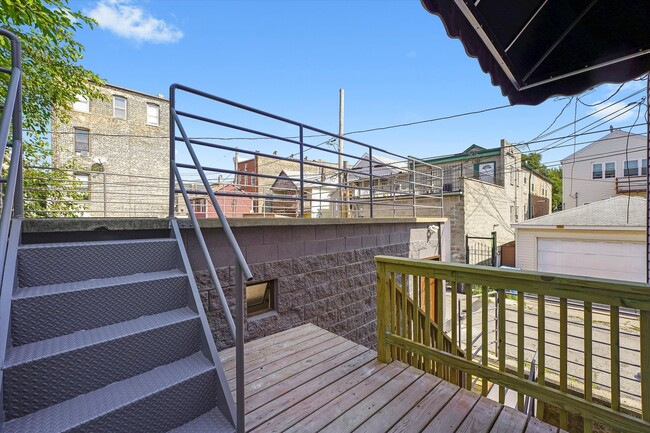 Building Photo - 1156 W 19th Pl