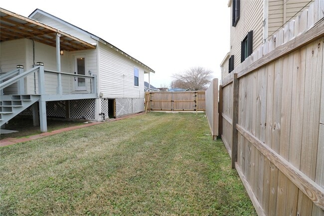 Building Photo - 5506 Avenue Q