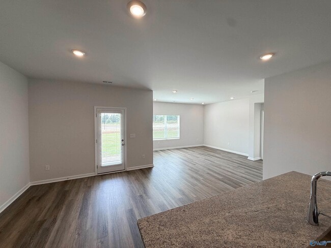 Building Photo - 124 Betty Williams Dr