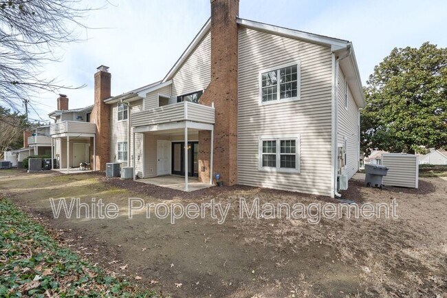 Building Photo - 7825 Renaissance Ct