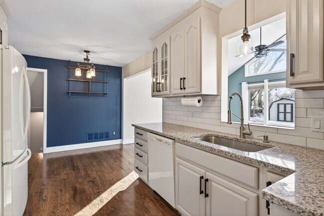 Building Photo - 15350 Drexel Way