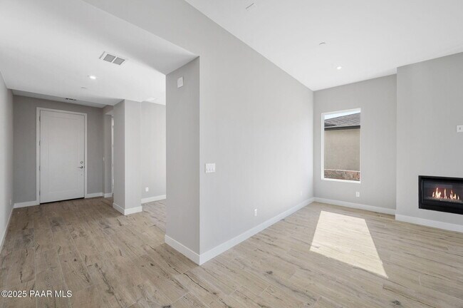 Building Photo - 1326 Rockwood Dr