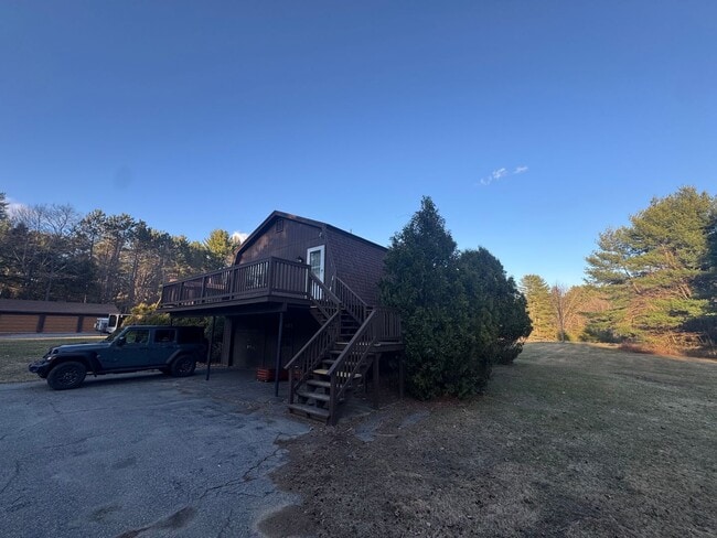 Building Photo - Cozy 2-Bedroom Second-Floor Home with Backyard & Deck