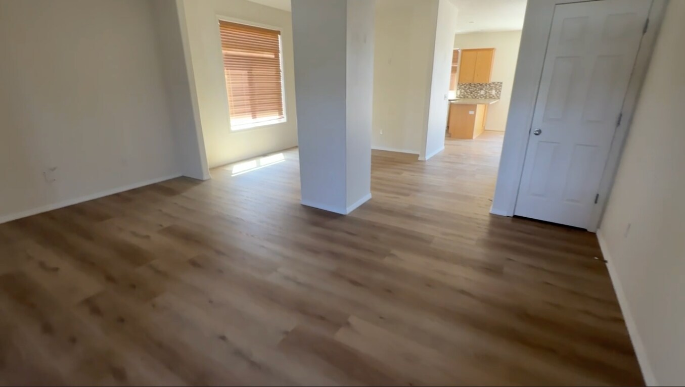 Building Photo - 540 S Glenmoor Dr