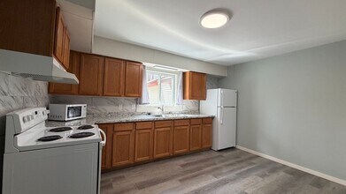 Building Photo - Newly Renovated 1BR | All Utilities Included | Prime Location