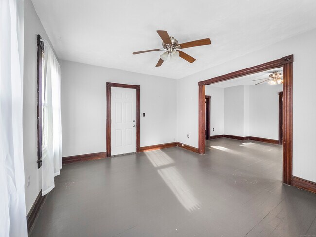 Building Photo - 634 High St