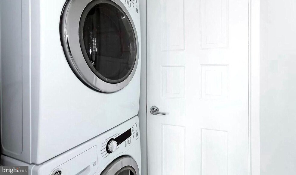 Building Photo - 3246 N St NW