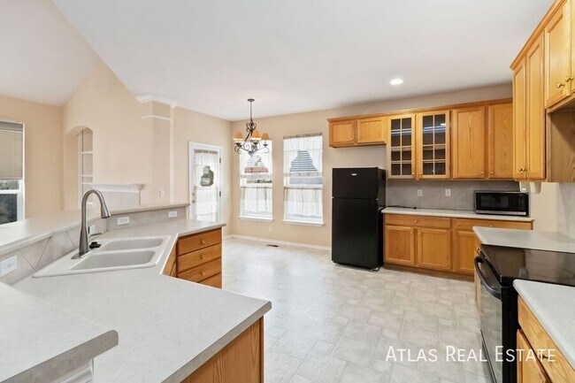 Building Photo - 15452 E 7th Ave