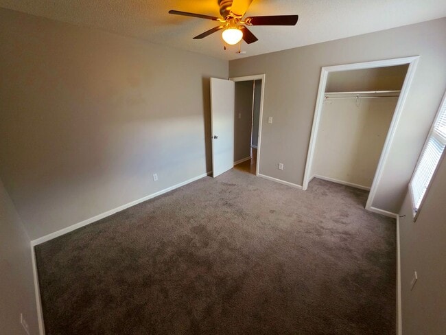 Building Photo - 3 Br 2 BA in Spring Villa