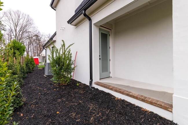 Building Photo - 1705 Double Oak Trl