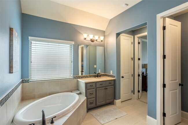 Building Photo - 17610 Astrachan Rd