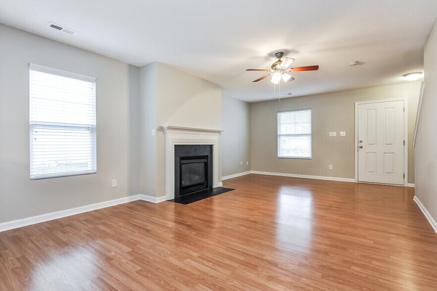 Building Photo - 62 Brookhaven Dr