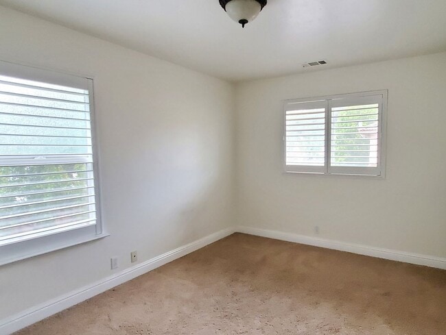 Building Photo - Charming Luxury Home near Downtown & Shopping