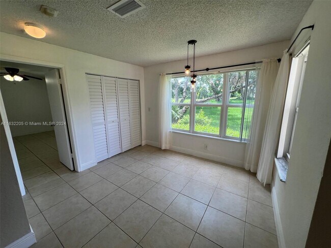 Building Photo - 3410 Pinewalk Dr N