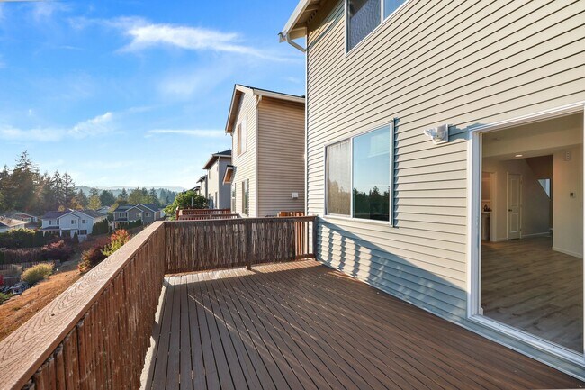 Building Photo - Like-New Tumwater Hill Home with A/C - 3 beds, 2.5 baths