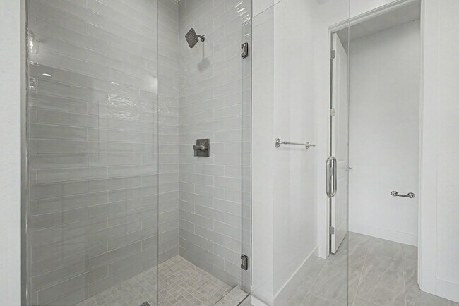 Building Photo - 707 Saddle Dr