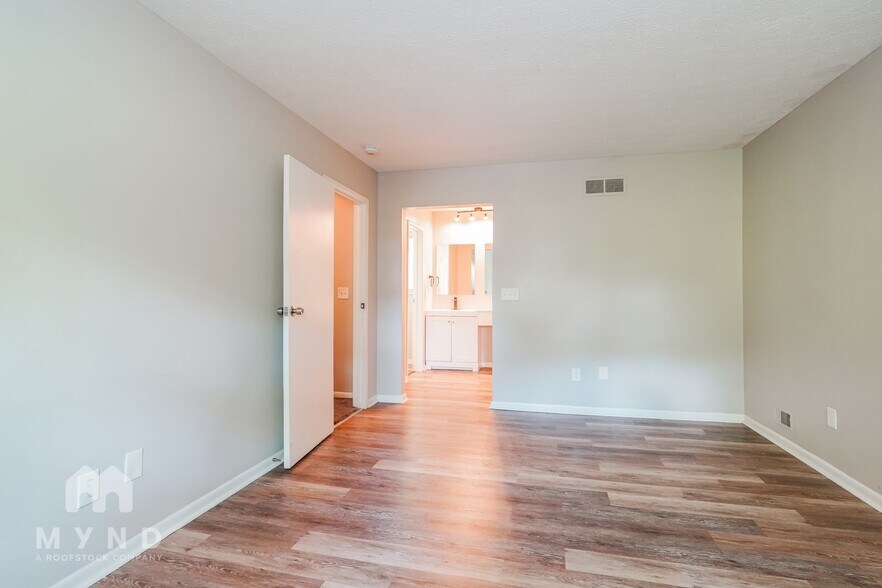 Building Photo - 88 Beechwood Dr SW