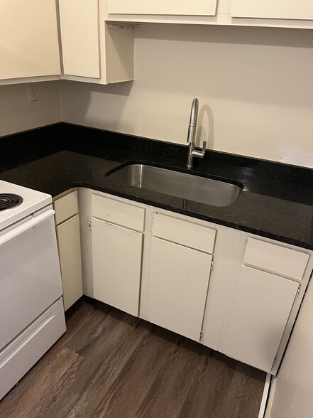 Building Photo - Parkridge Pointe