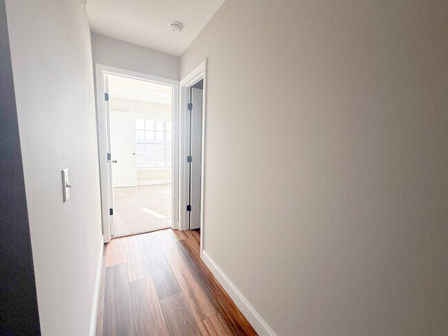 Building Photo - 5200 Oak Pt Ct