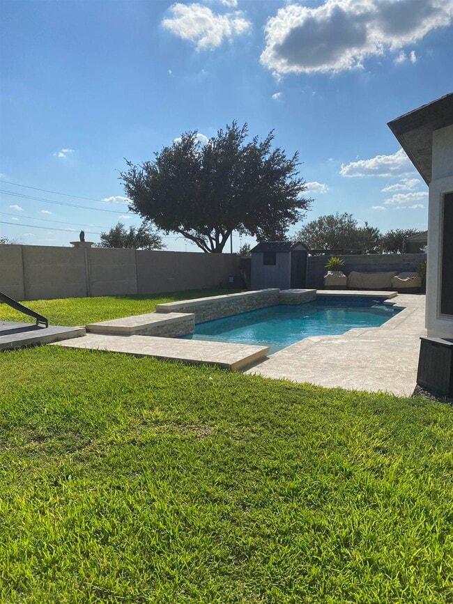 Building Photo - 307 Michoacan Loop