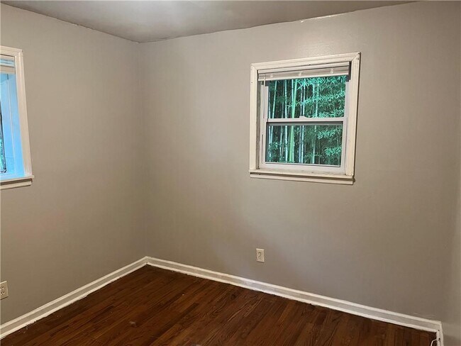Building Photo - 841 Larkin Ln