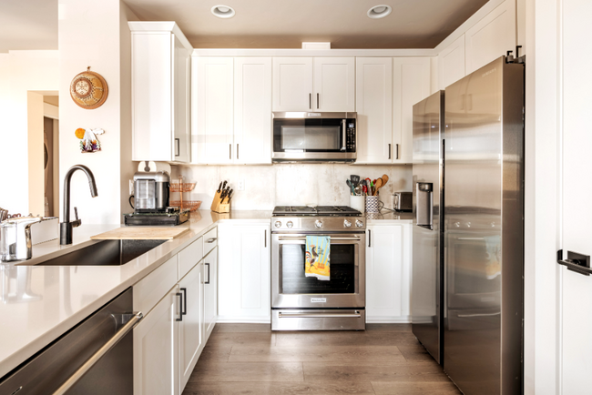 KItchen - 20563 Gloucester Ln