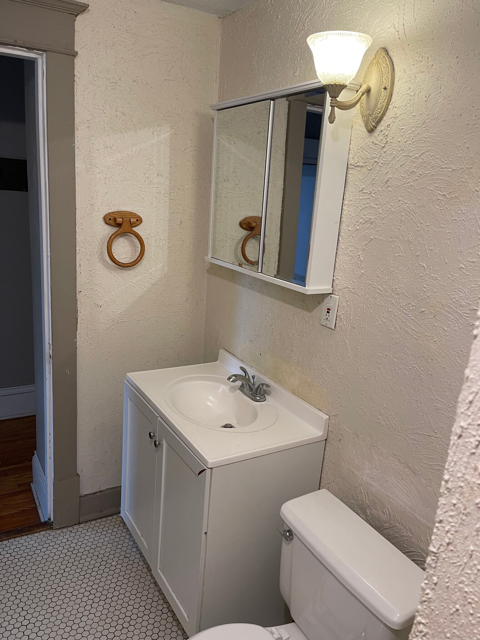 Building Photo - 505 S 4th St