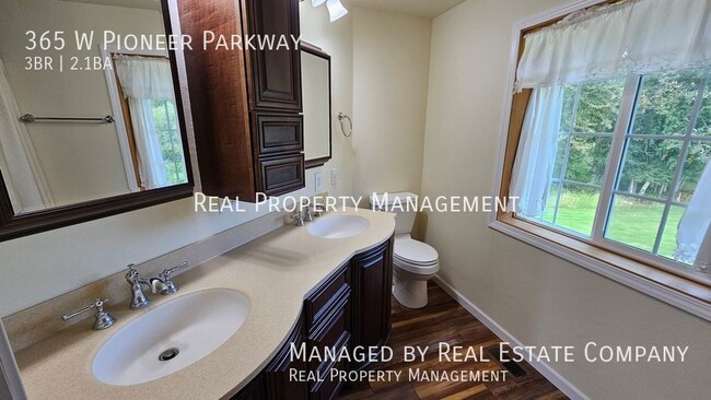 Building Photo - 365 W Pioneer Pkwy