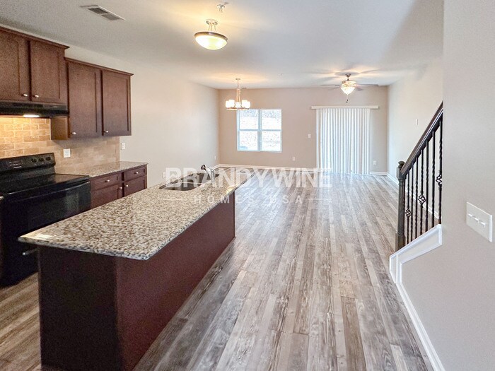 Building Photo - 1916 Old Dogwood