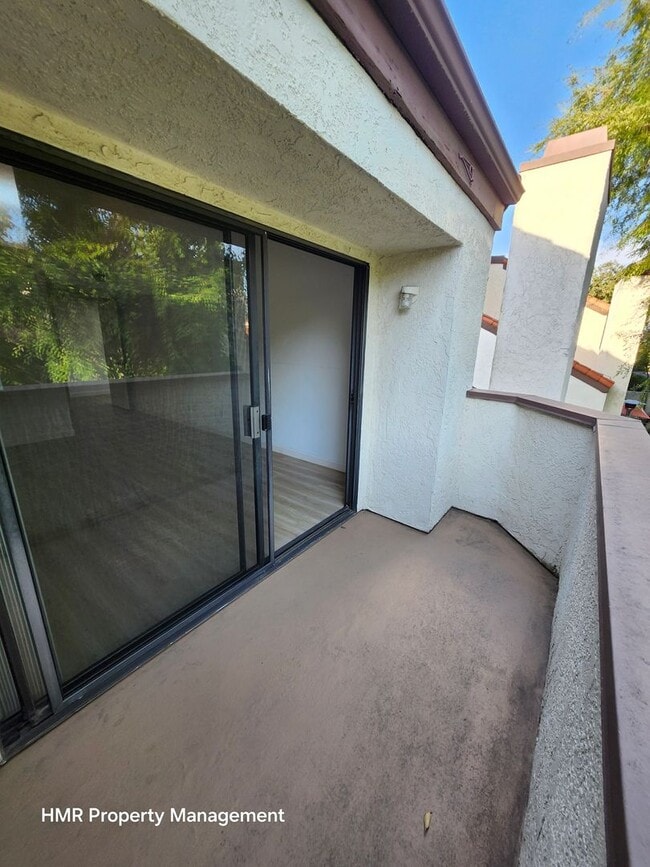 Building Photo - Beautiful 3-Bed, 3-Bath Condo in Prime Cla...