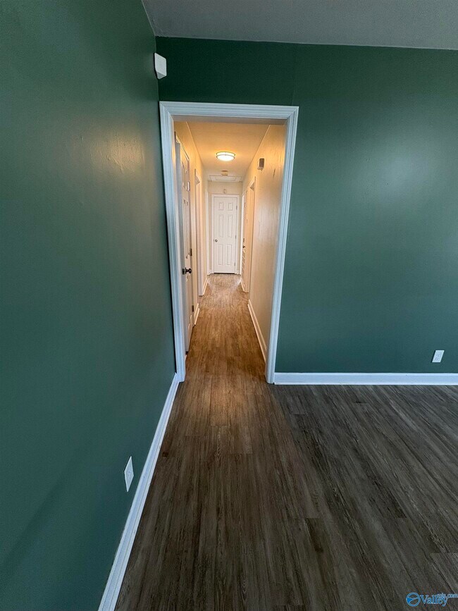 Building Photo - 3118 Adonna Dr NW