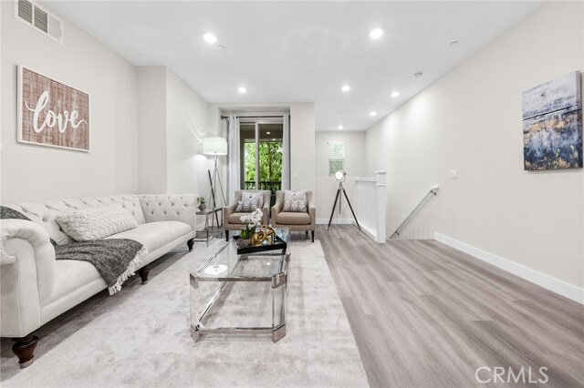 Building Photo - 67 Plateau