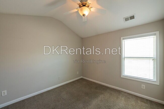 Building Photo - 2555 Flat Shoals Rd