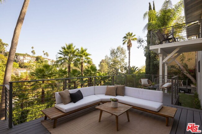 Building Photo - 5692 Holly Oak Dr